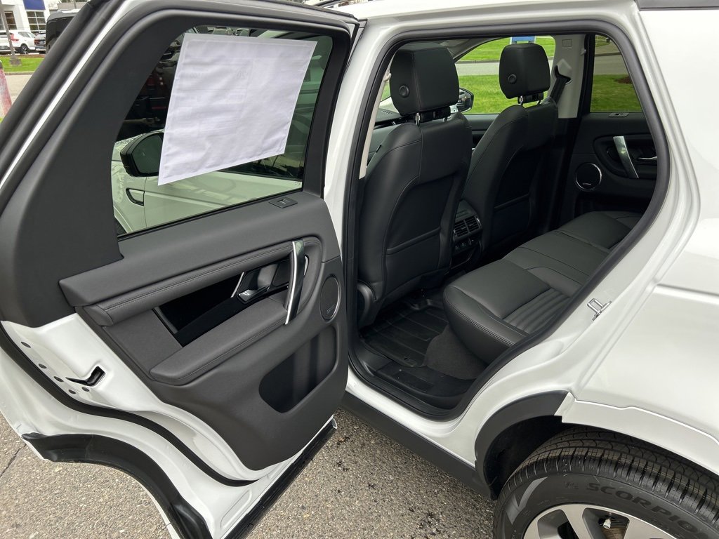 New 2025 Land Rover Discovery Sport S image 15
