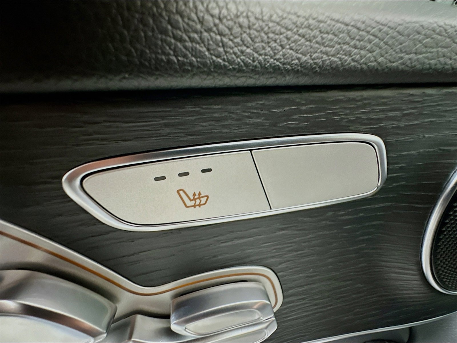 Used 2020 Mercedes-Benz C 300 4MATIC Sedan image 19