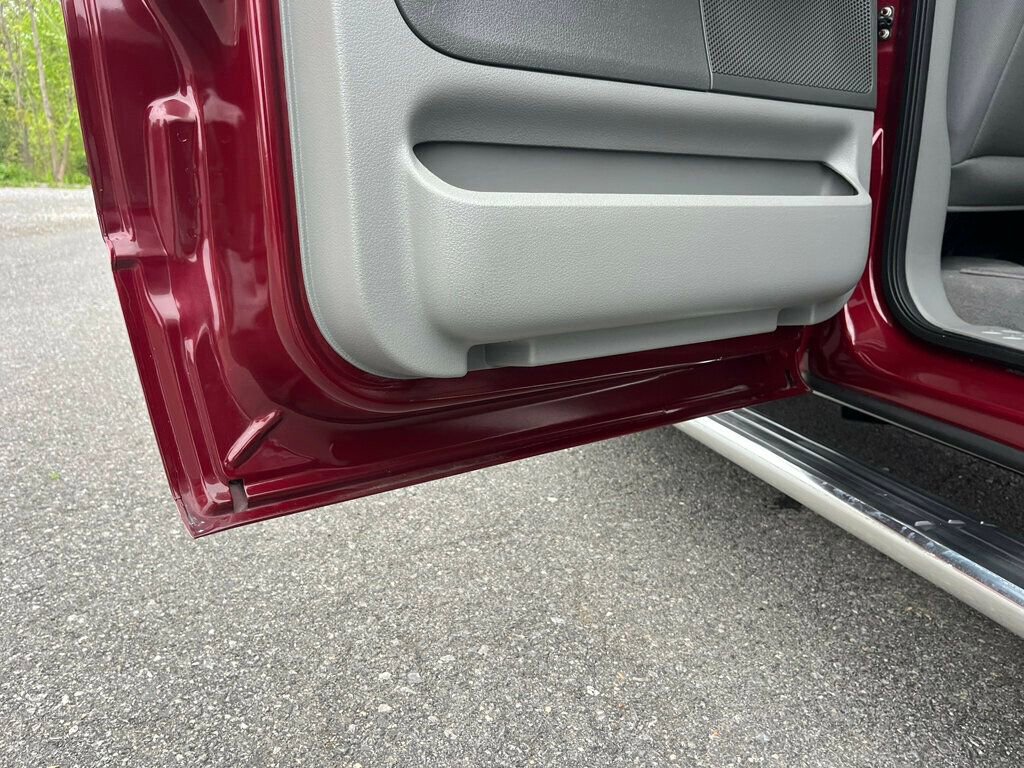 Used 2004 Ford F150 XLT AWD/4WD image 40