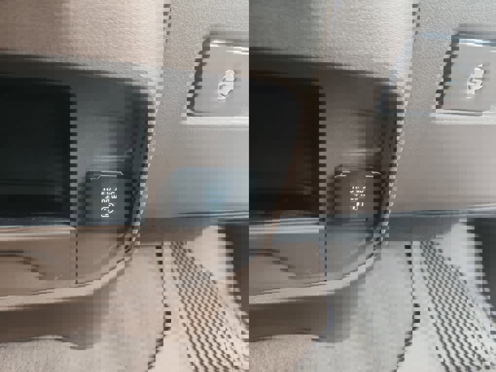 Used 2025 RAM 3500 Laramie w/ Towing Technology Group image 26