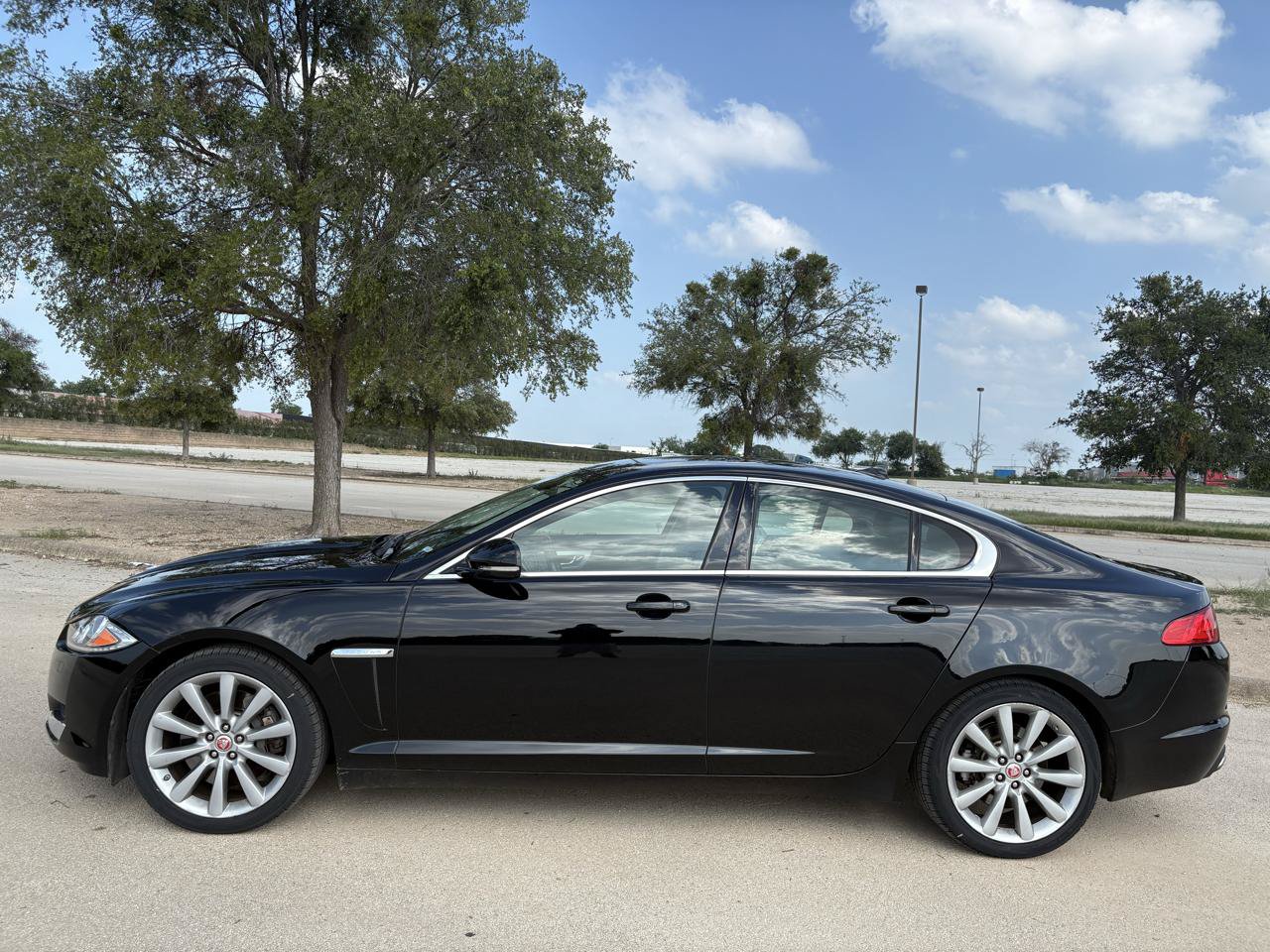 Used 2014 Jaguar XF 3.0 AWD/4WD image 4
