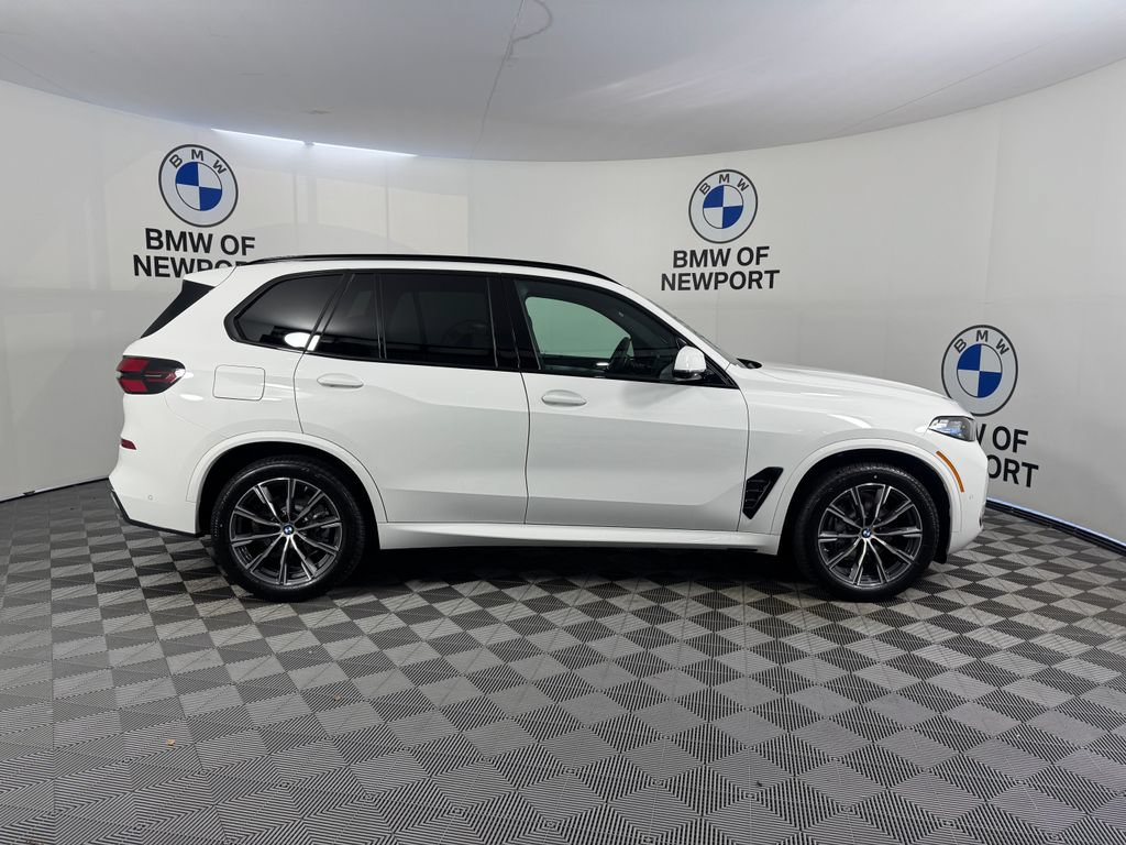 New 2026 BMW X5 xDrive40i w/ M Sport Package AWD/4WD image 5