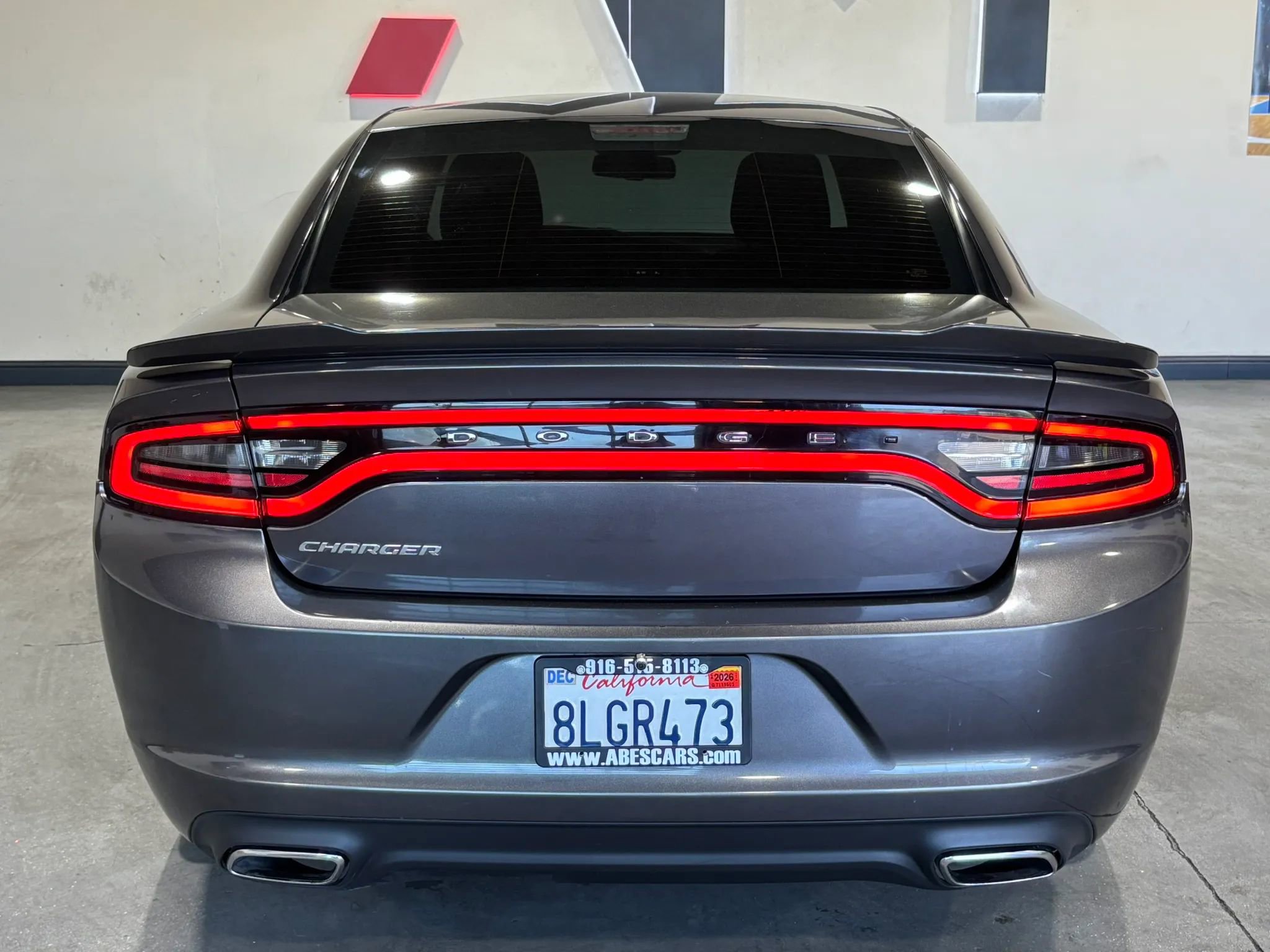 Used 2017 Dodge Charger SE RWD image 8