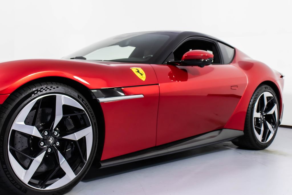 Certified 2025 Ferrari 12Cilindri image 31