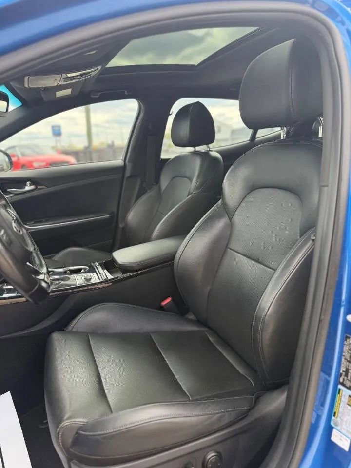 Used 2020 Kia Stinger GT-Line w/ Sun & Sound Package RWD image 10