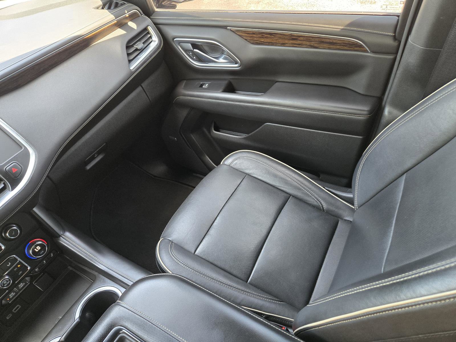 Used 2021 Chevrolet Suburban Premier AWD/4WD image 20