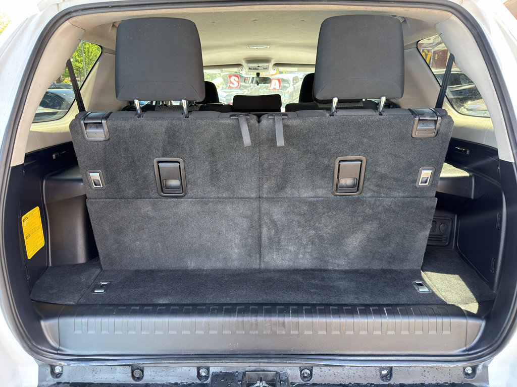 Used 2019 Toyota 4Runner SR5 AWD/4WD image 18