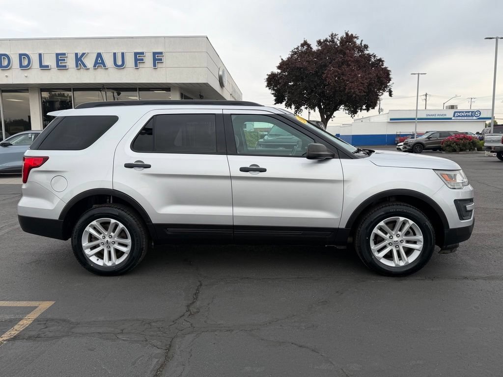 Used 2017 Ford Explorer 4WD image 2