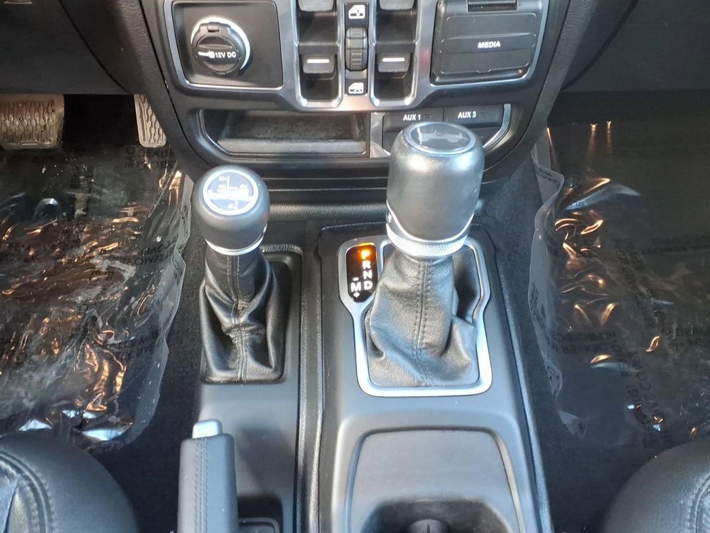 Used 2021 Jeep Wrangler Unlimited Sahara image 12