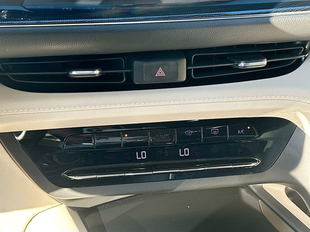 Used 2023 Buick Envision Essence image 15