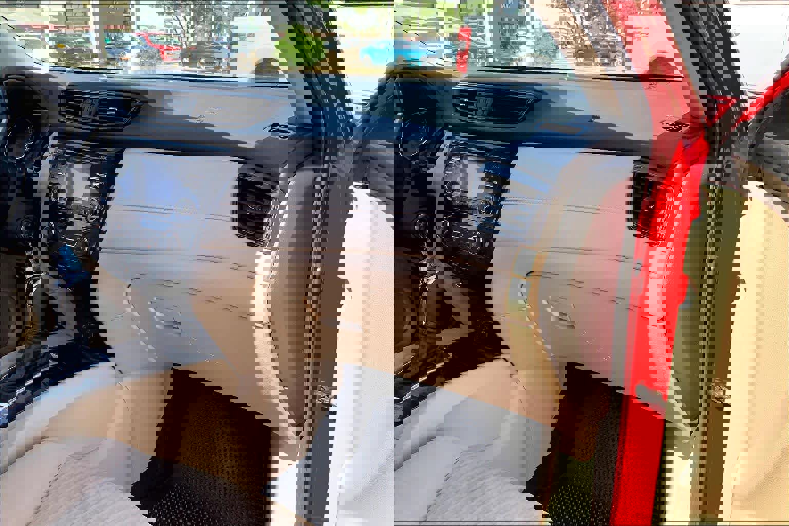 Used 2017 Nissan Rogue S FWD image 19