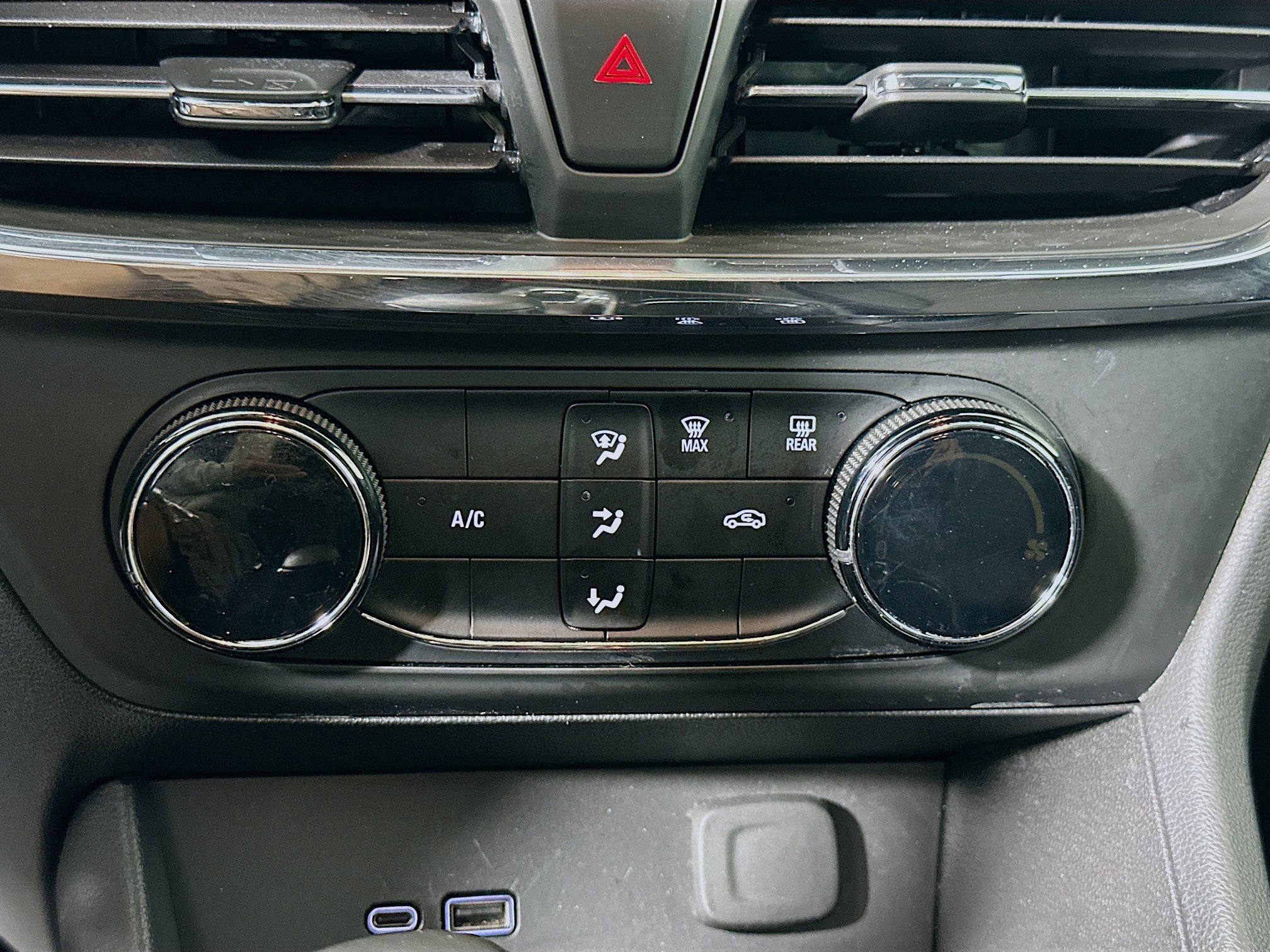 Used 2025 Buick Encore GX Preferred image 23