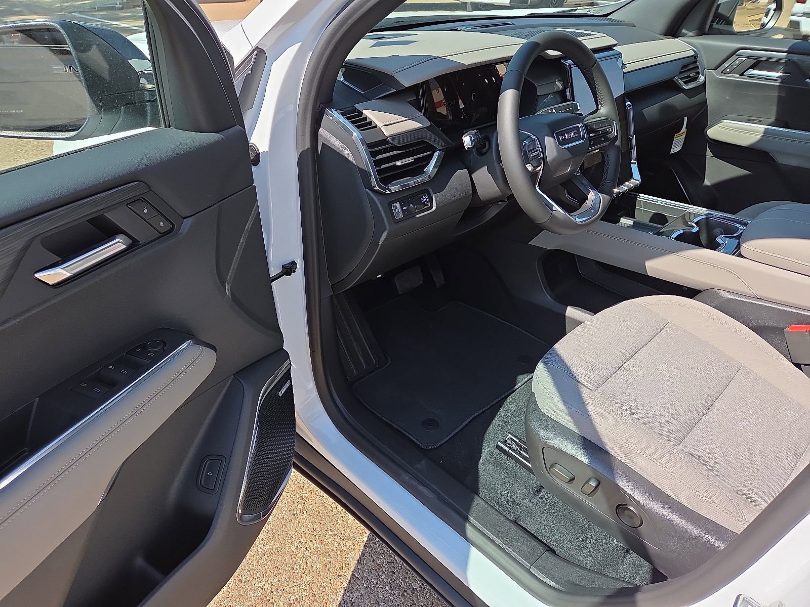 New 2026 GMC Acadia Elevation image 10