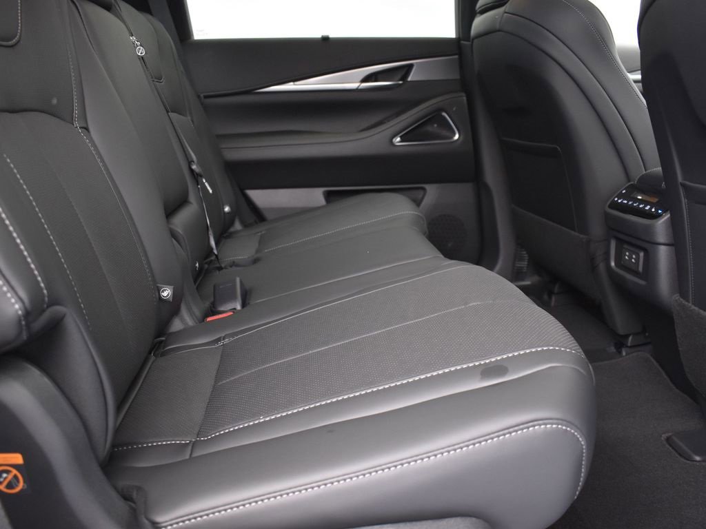 Used 2026 INFINITI QX60 Luxe w/ Cargo Package image 25