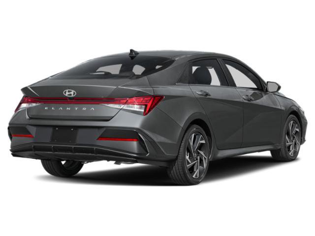 Used 2025 Hyundai Elantra SEL FWD image 2