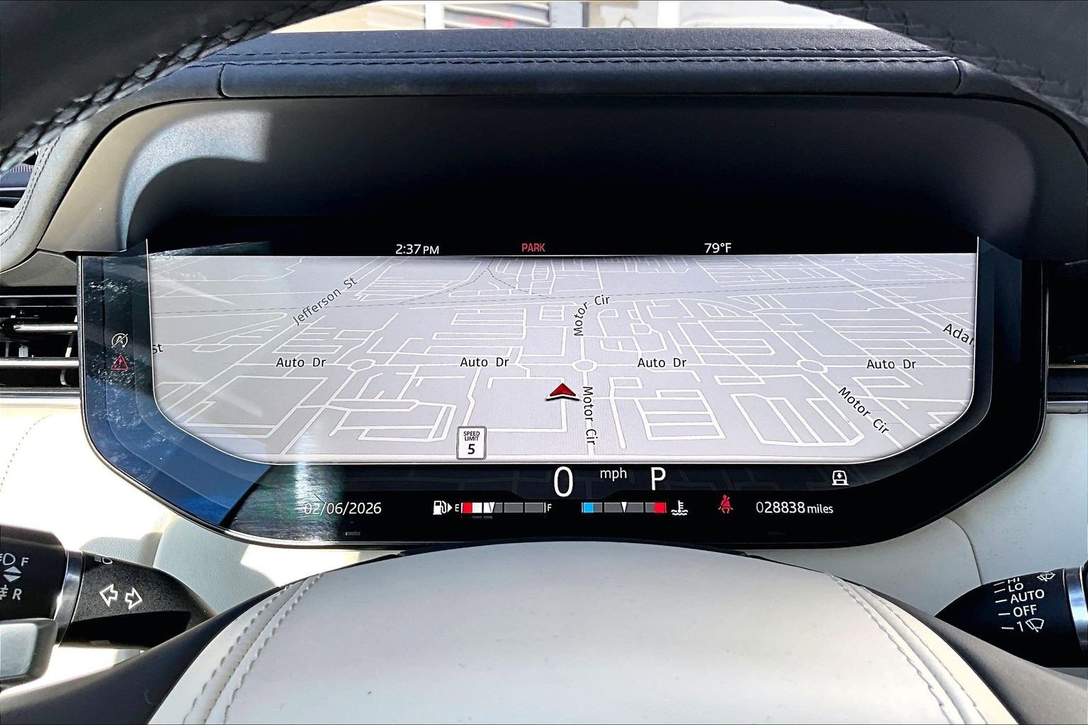 Used 2023 Land Rover Range Rover Long Wheelbase SE image 19