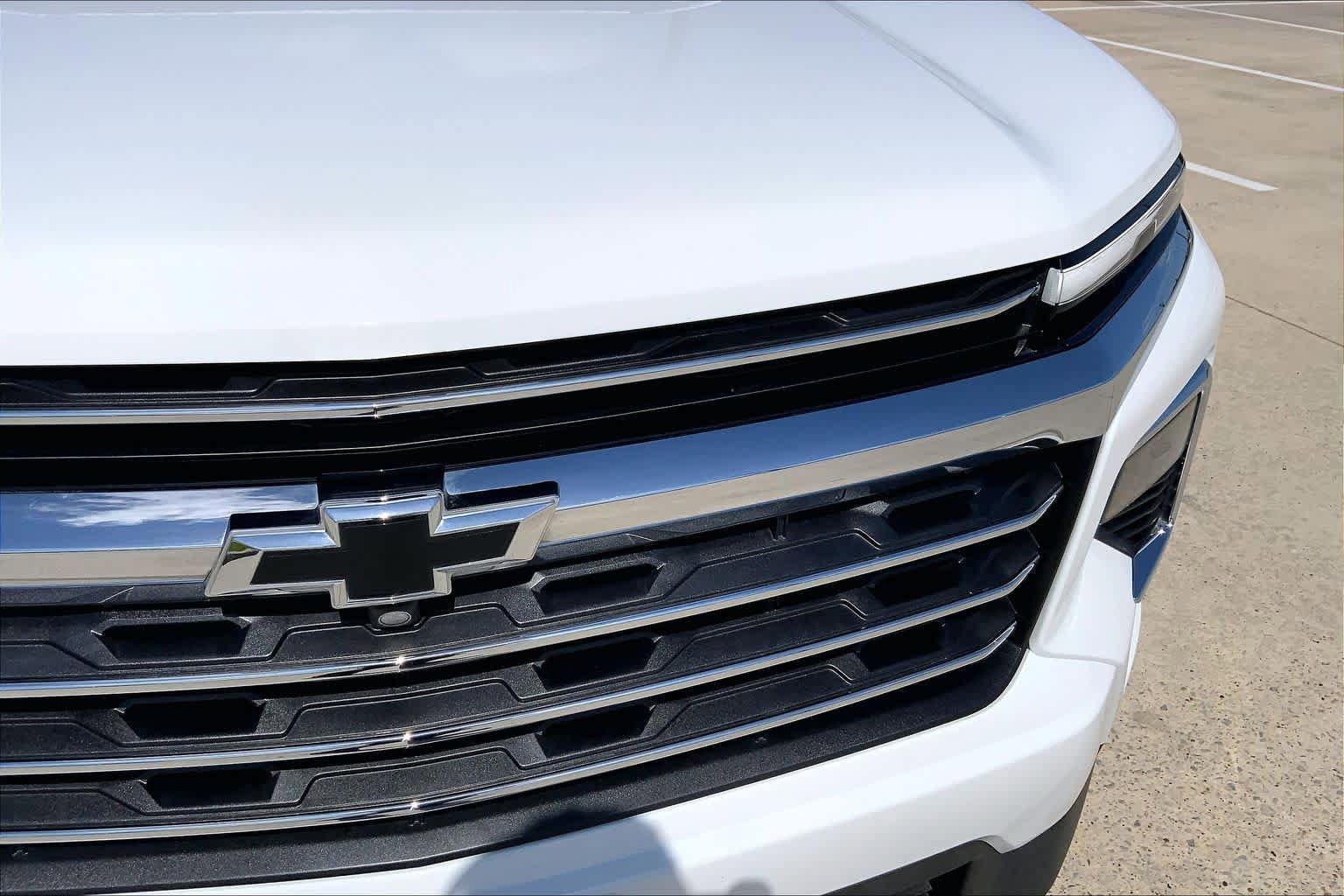 Used 2025 Chevrolet Traverse LT w/ LPO, Floor Liner Package FWD image 28
