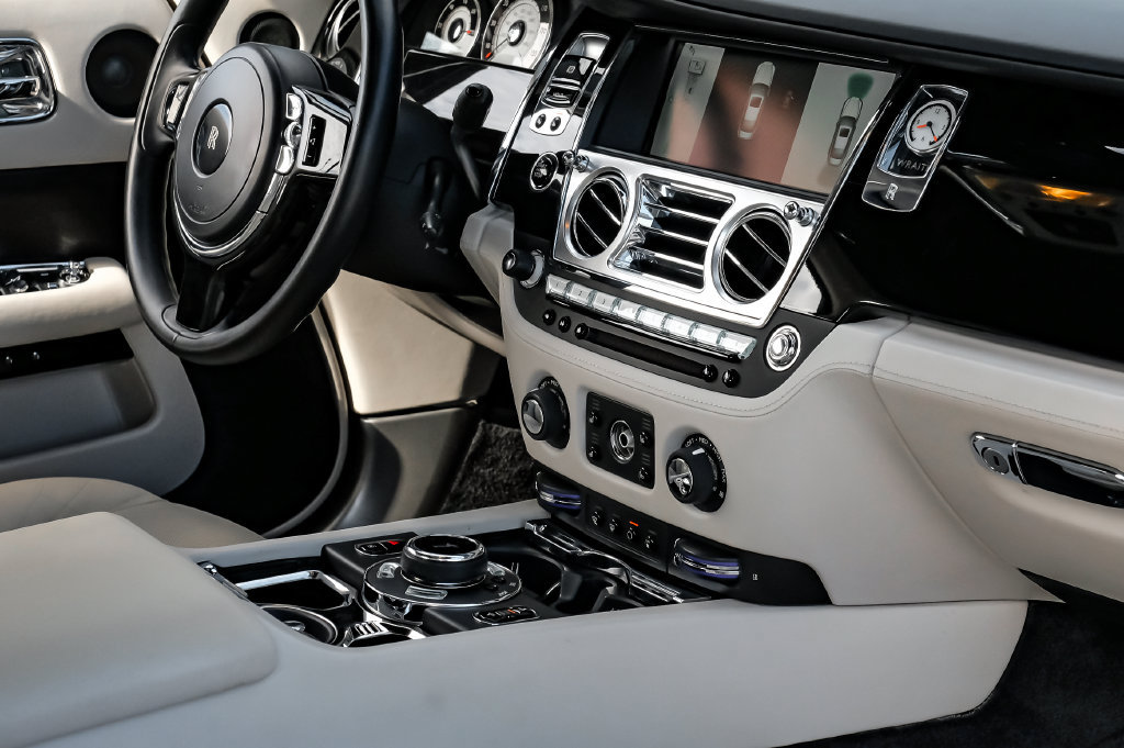 Used 2014 Rolls-Royce Wraith RWD image 16