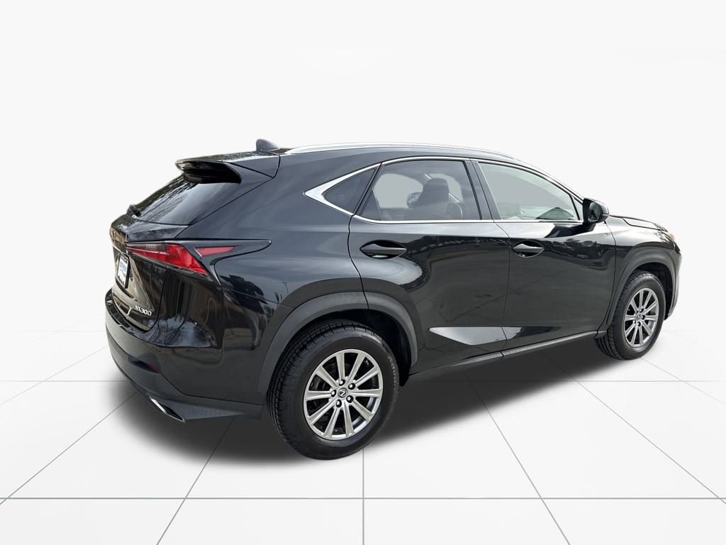 Used 2018 Lexus NX 300 FWD image 9