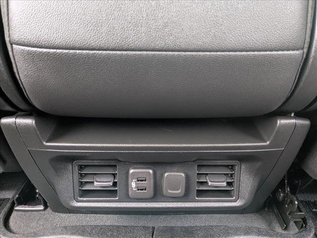 Used 2021 GMC Sierra 1500 SLT w/ X31 Off-Road Package AWD/4WD image 17