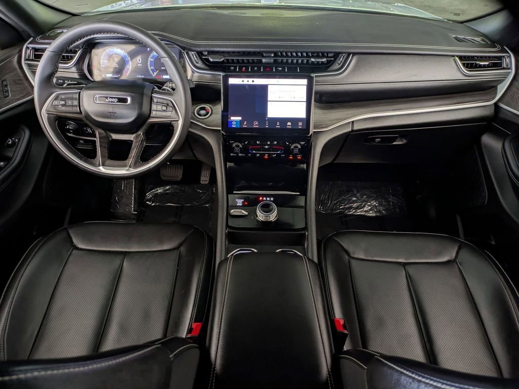 Used 2024 Jeep Grand Cherokee L Limited w/ Luxury Tech Group II image 25