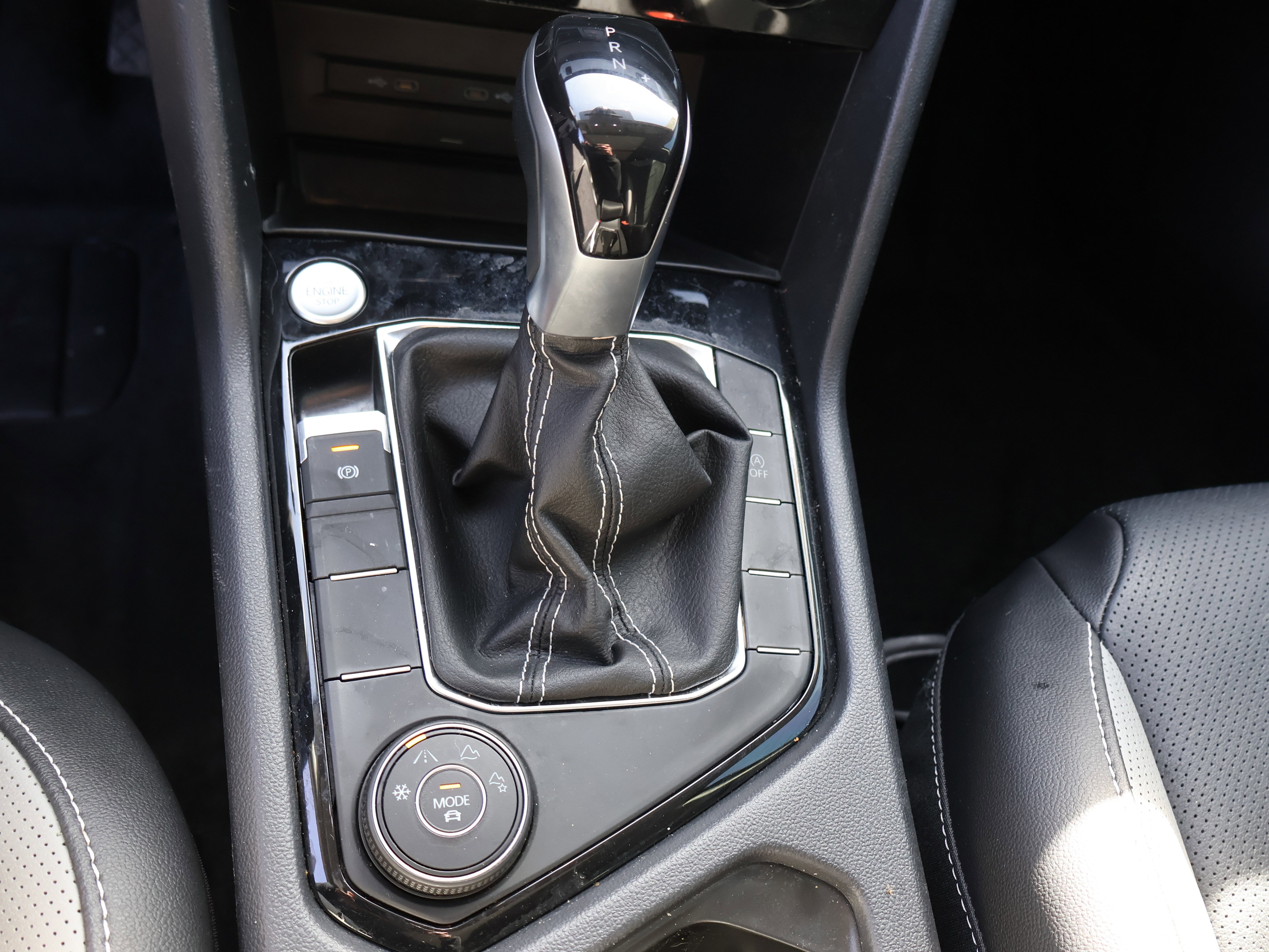 Used 2023 Volkswagen Taos SEL image 29