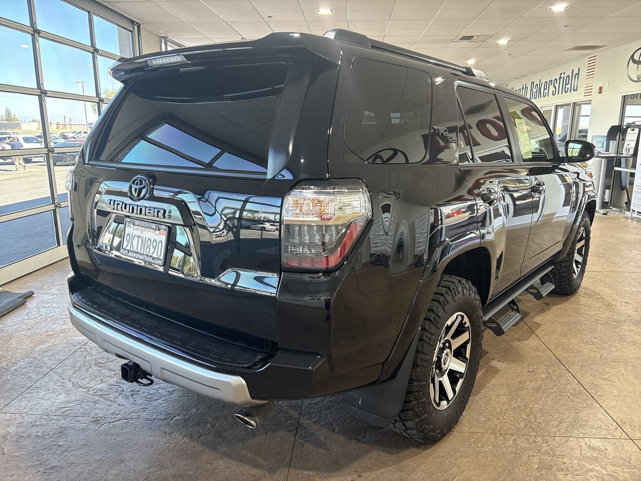Certified 2024 Toyota 4Runner TRD Off-Road Premium w/ Moonroof Package AWD/4WD image 2