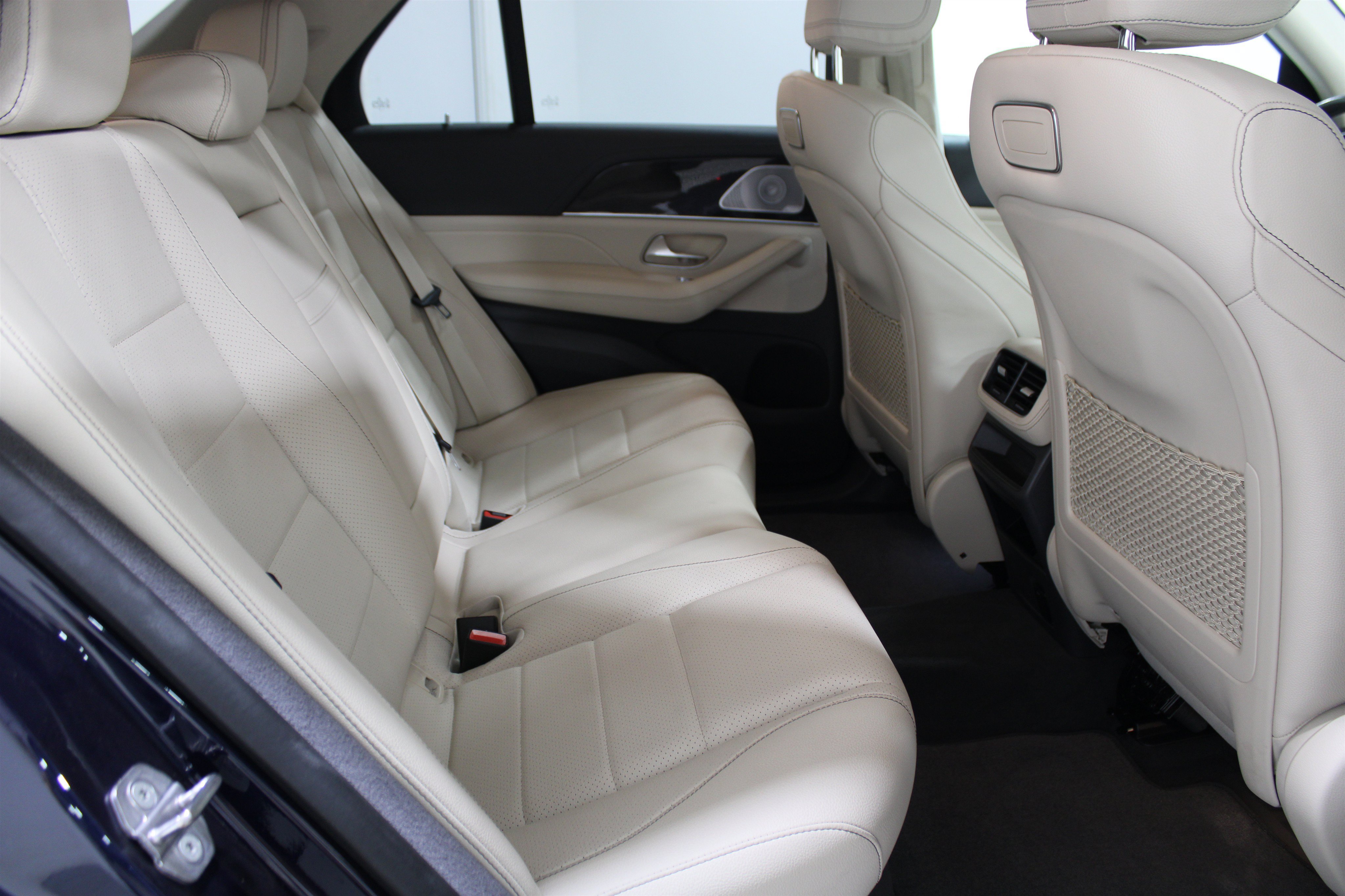 Used 2020 Mercedes-Benz GLE 350 4MATIC w/ Premium Package image 23