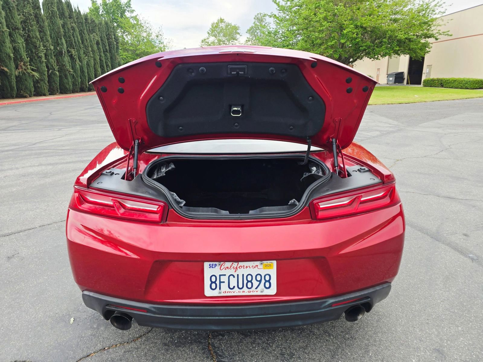 Used 2018 Chevrolet Camaro LT RWD image 33