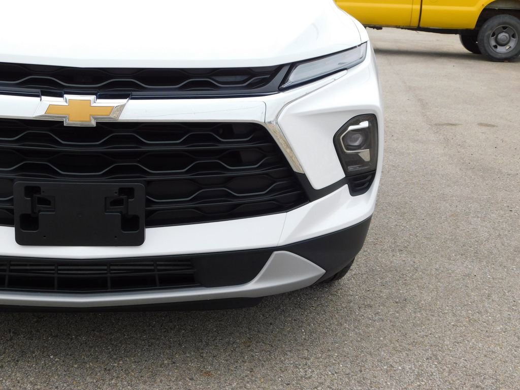 Used 2025 Chevrolet Blazer LT image 9