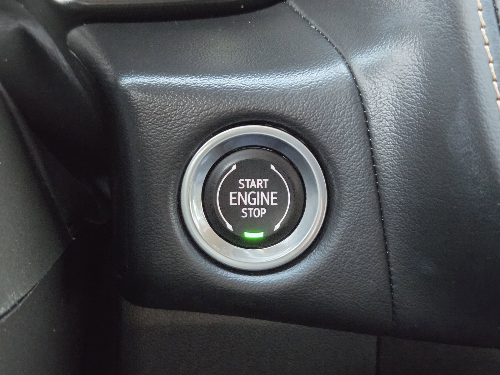 Used 2023 GMC Yukon XL AT4 w/ Technology Package image 24