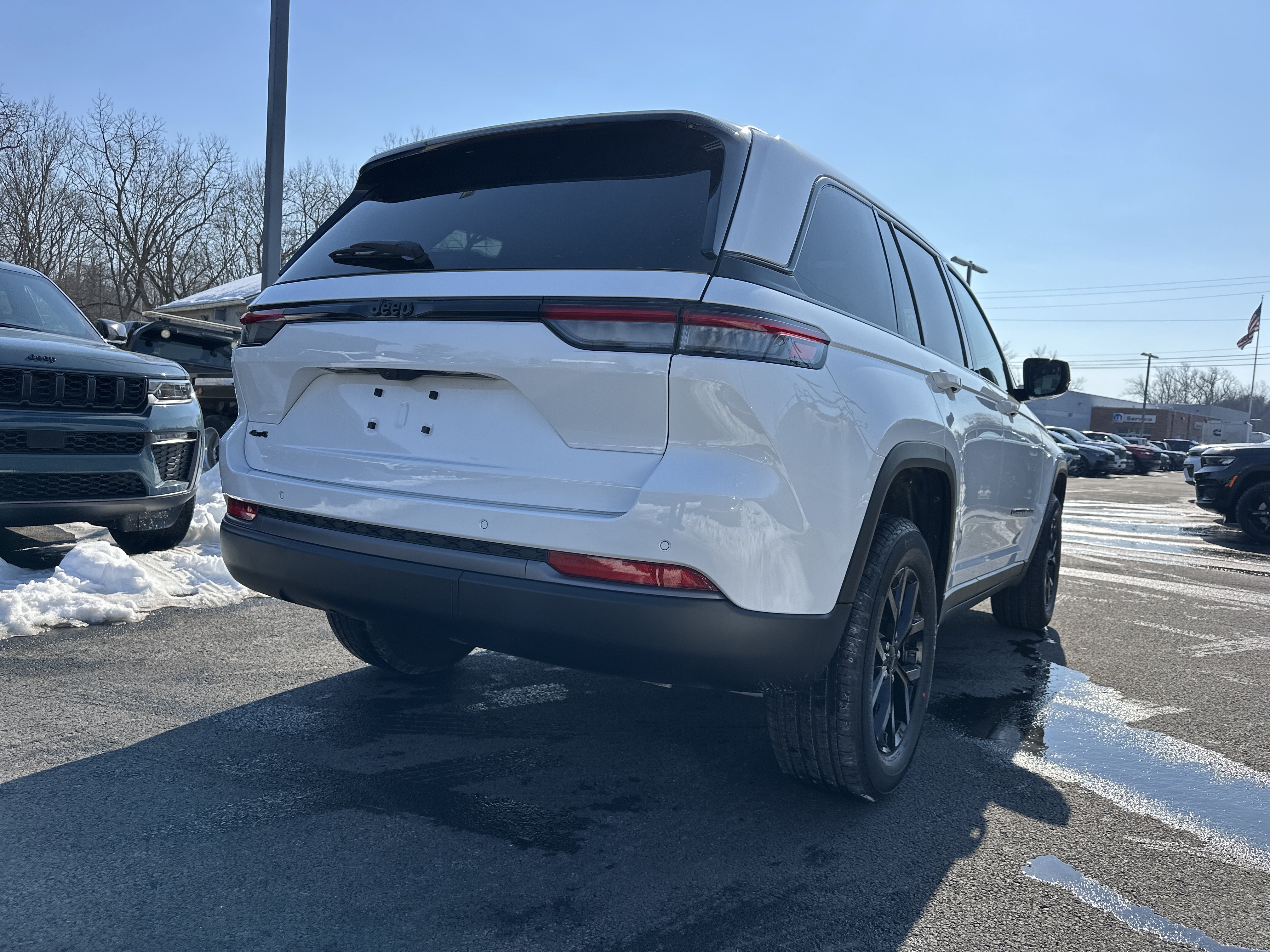 New 2026 Jeep Grand Cherokee Altitude AWD/4WD image 16