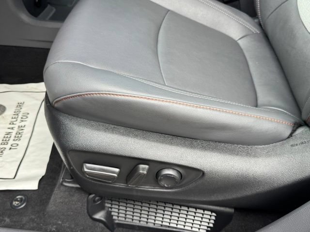 Used 2024 Toyota Sienna XSE FWD image 15