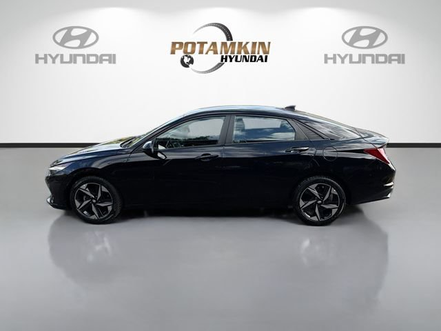 Used 2023 Hyundai Elantra SEL w/ Convenience Package FWD image 8