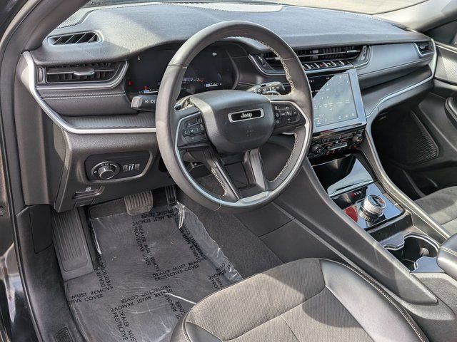 Used 2024 Jeep Grand Cherokee Altitude AWD/4WD image 16