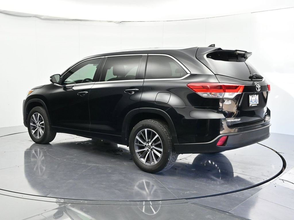 Used 2017 Toyota Highlander image 7