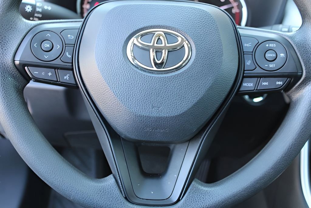 Used 2023 Toyota RAV4 XLE AWD/4WD image 12