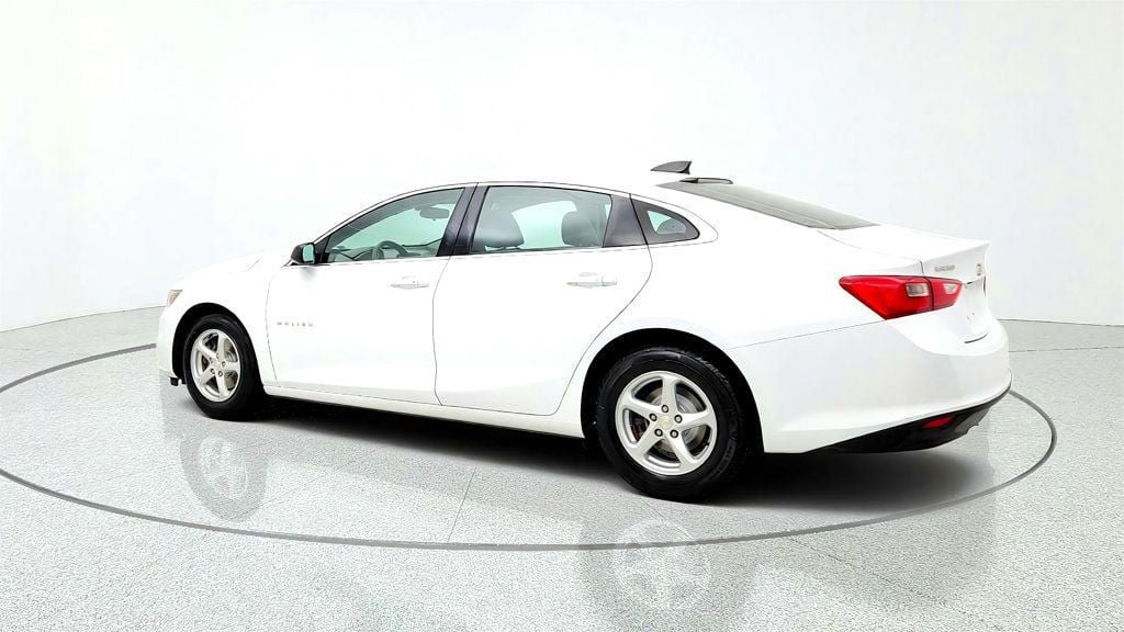 Used 2018 Chevrolet Malibu LS FWD image 7