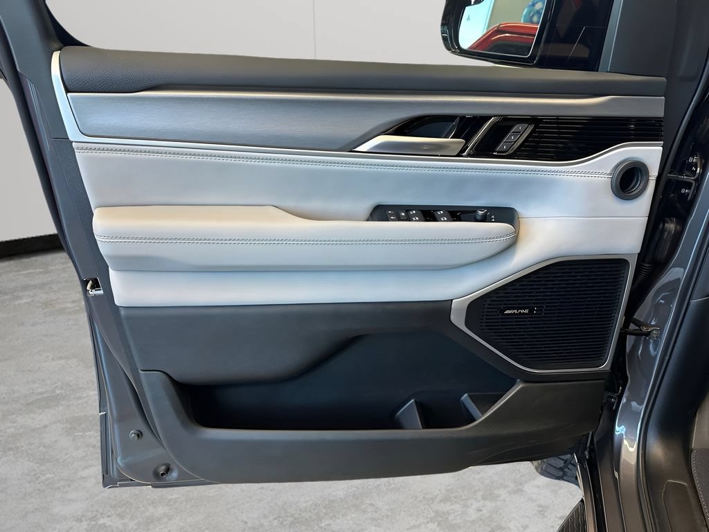 New 2026 Jeep Grand Wagoneer L 4WD image 23
