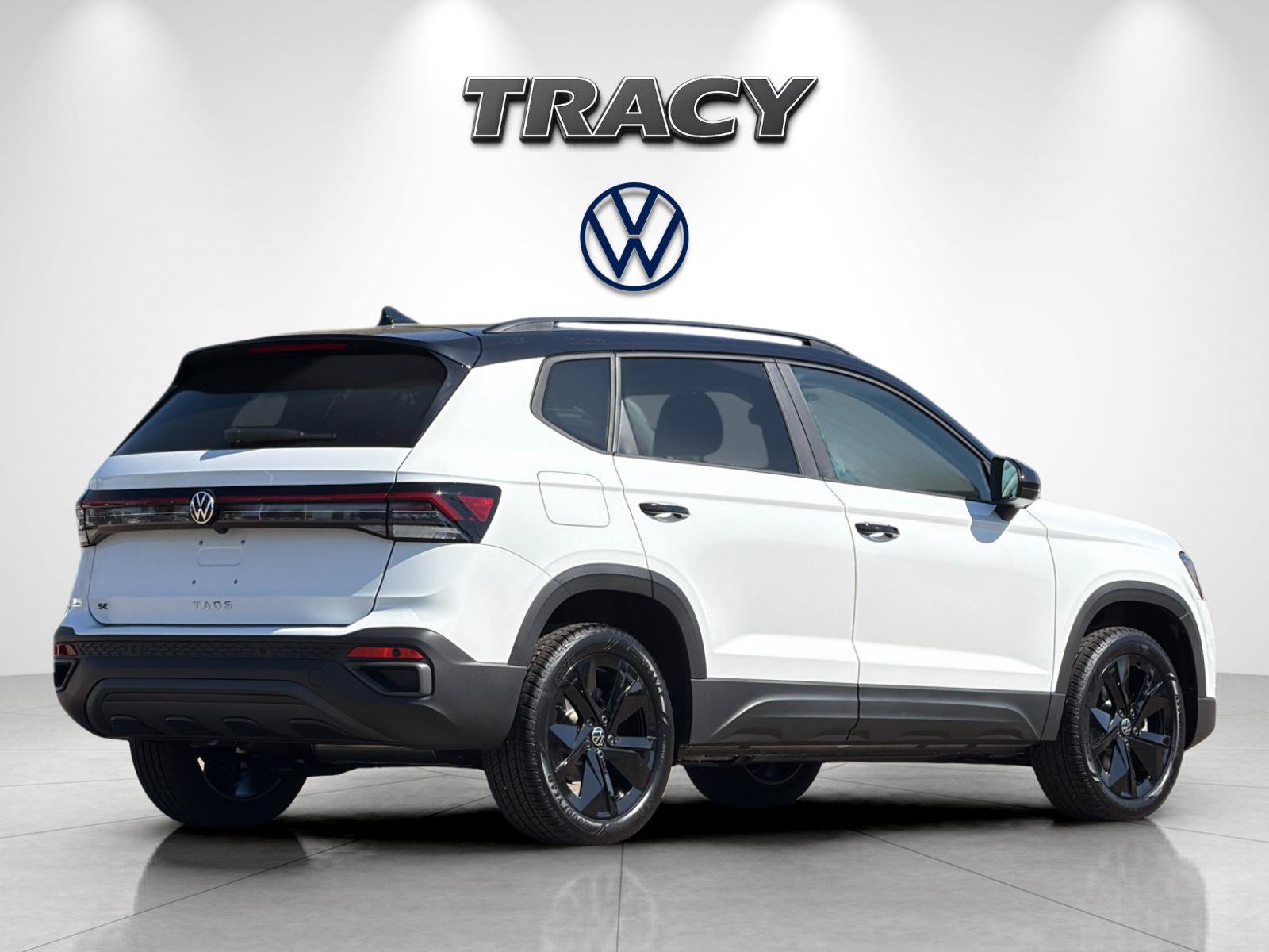 New 2027 Volkswagen Taos SE FWD image 4