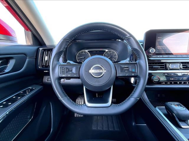 Used 2023 Nissan Pathfinder SV image 18