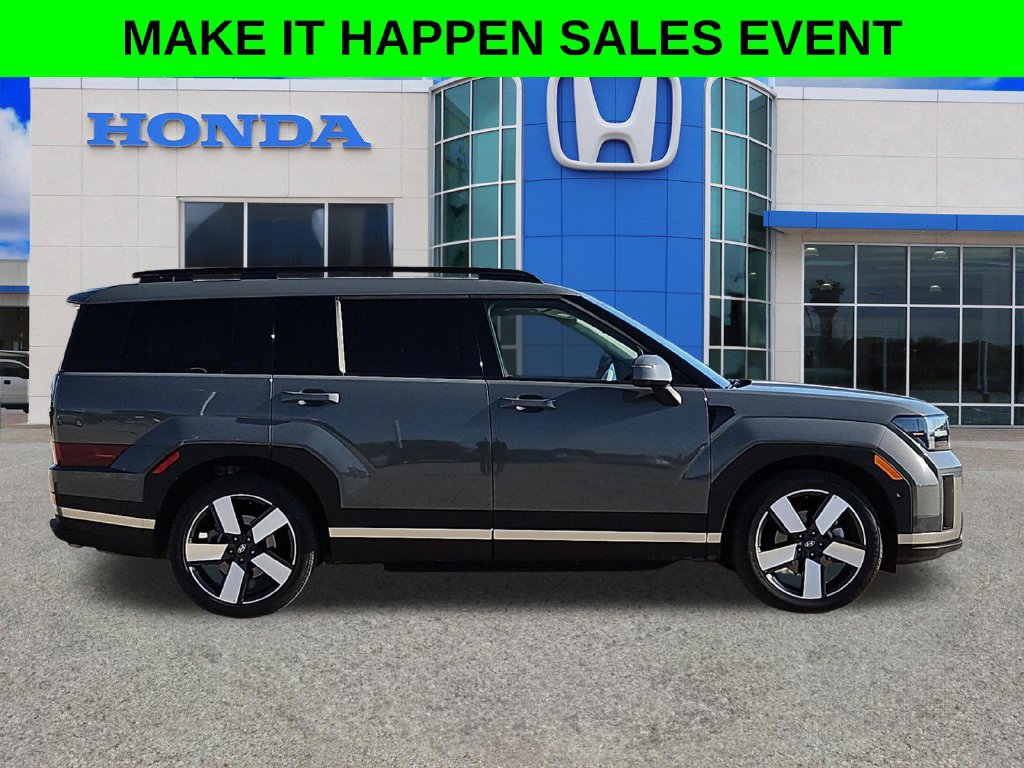 Used 2025 Hyundai Santa Fe Limited AWD/4WD image 2
