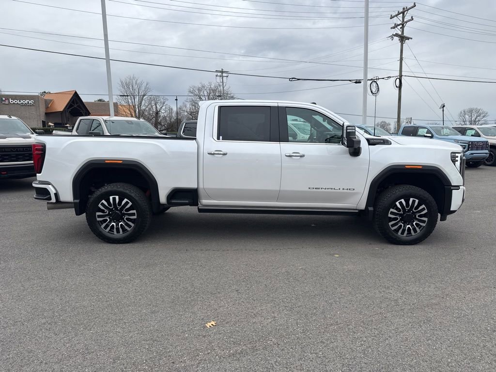 Used 2024 GMC Sierra 3500 Denali Ultimate AWD/4WD image 6