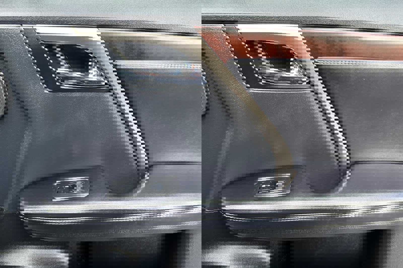 Used 2020 Lexus RX 450h AWD w/ Premium Package image 19