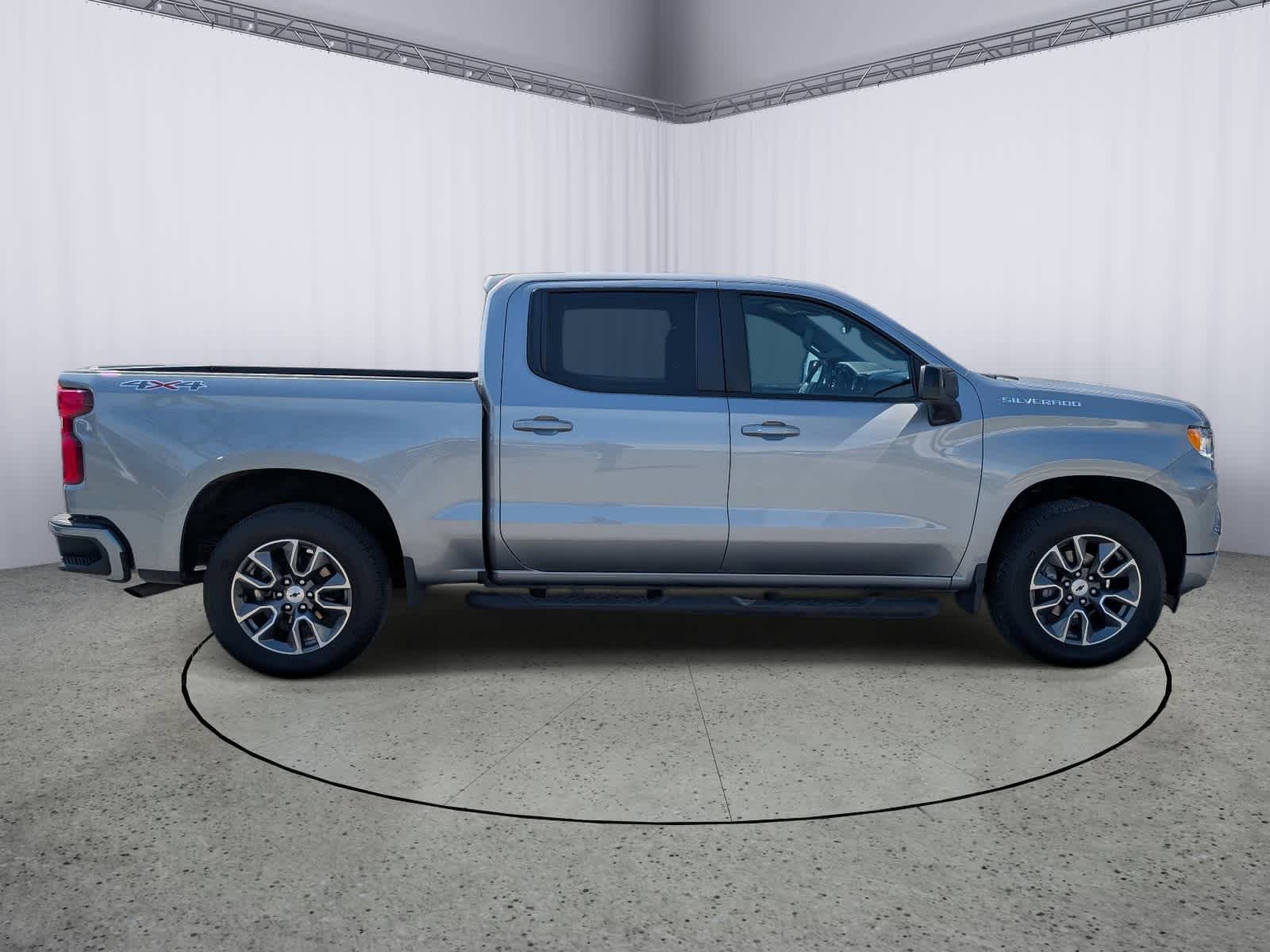Used 2023 Chevrolet Silverado 1500 RST w/ Protection Package AWD/4WD image 2