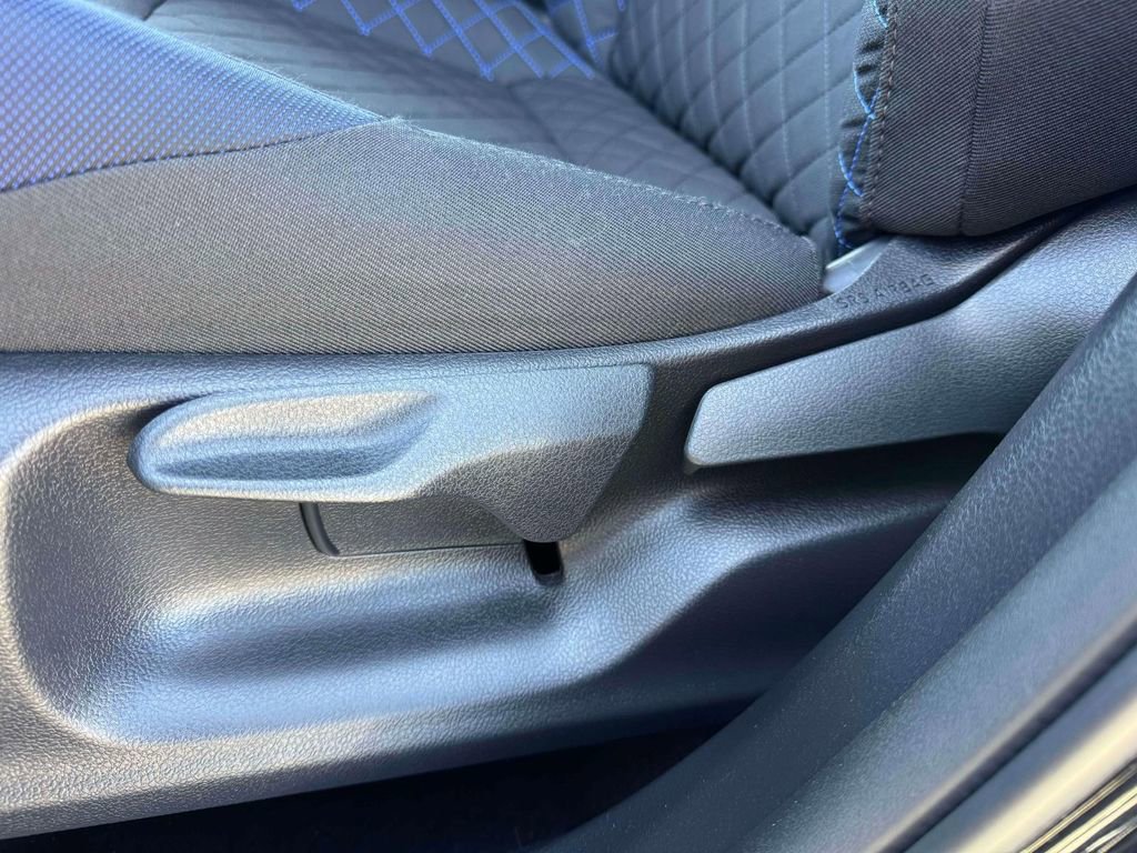 Used 2021 Toyota C-HR XLE image 16