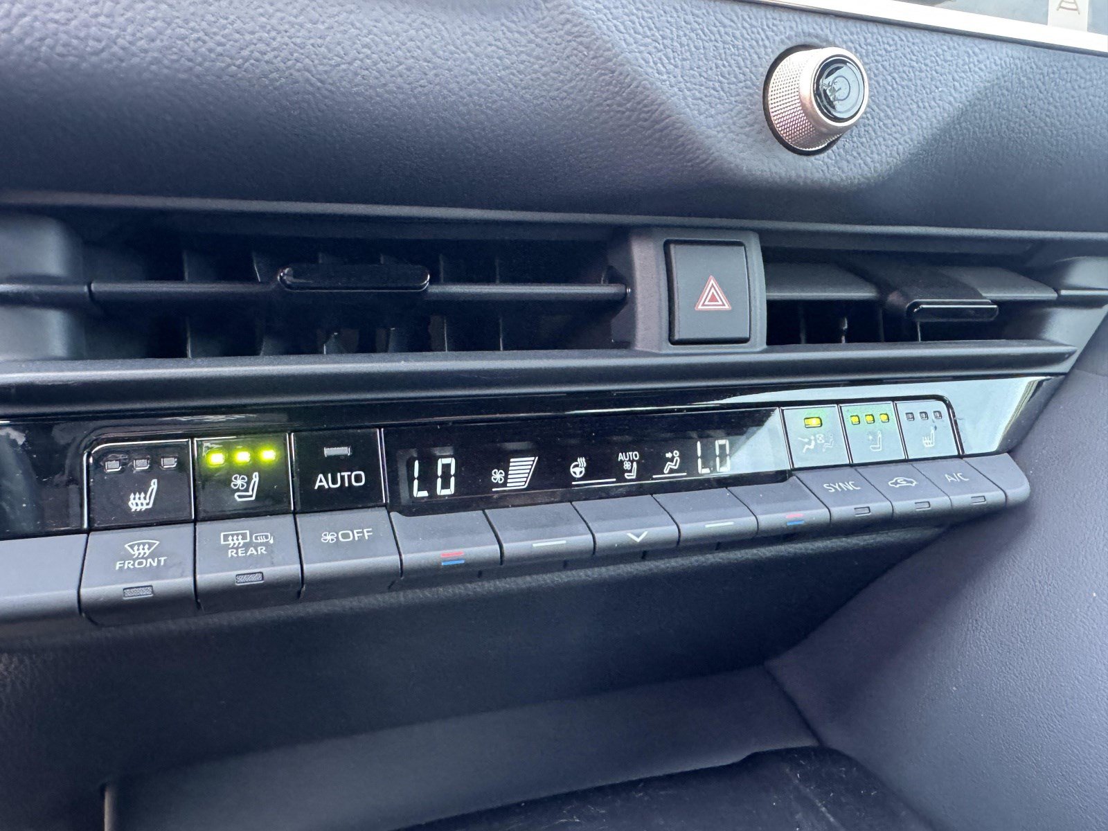 Certified 2025 Toyota Crown AWD/4WD image 31