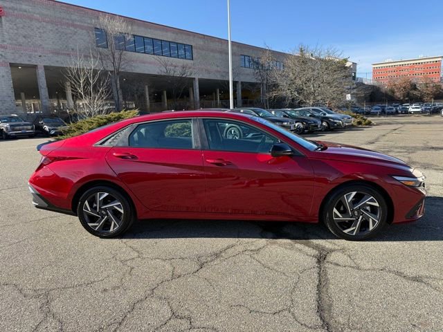 Certified 2025 Hyundai Elantra Sport image 21