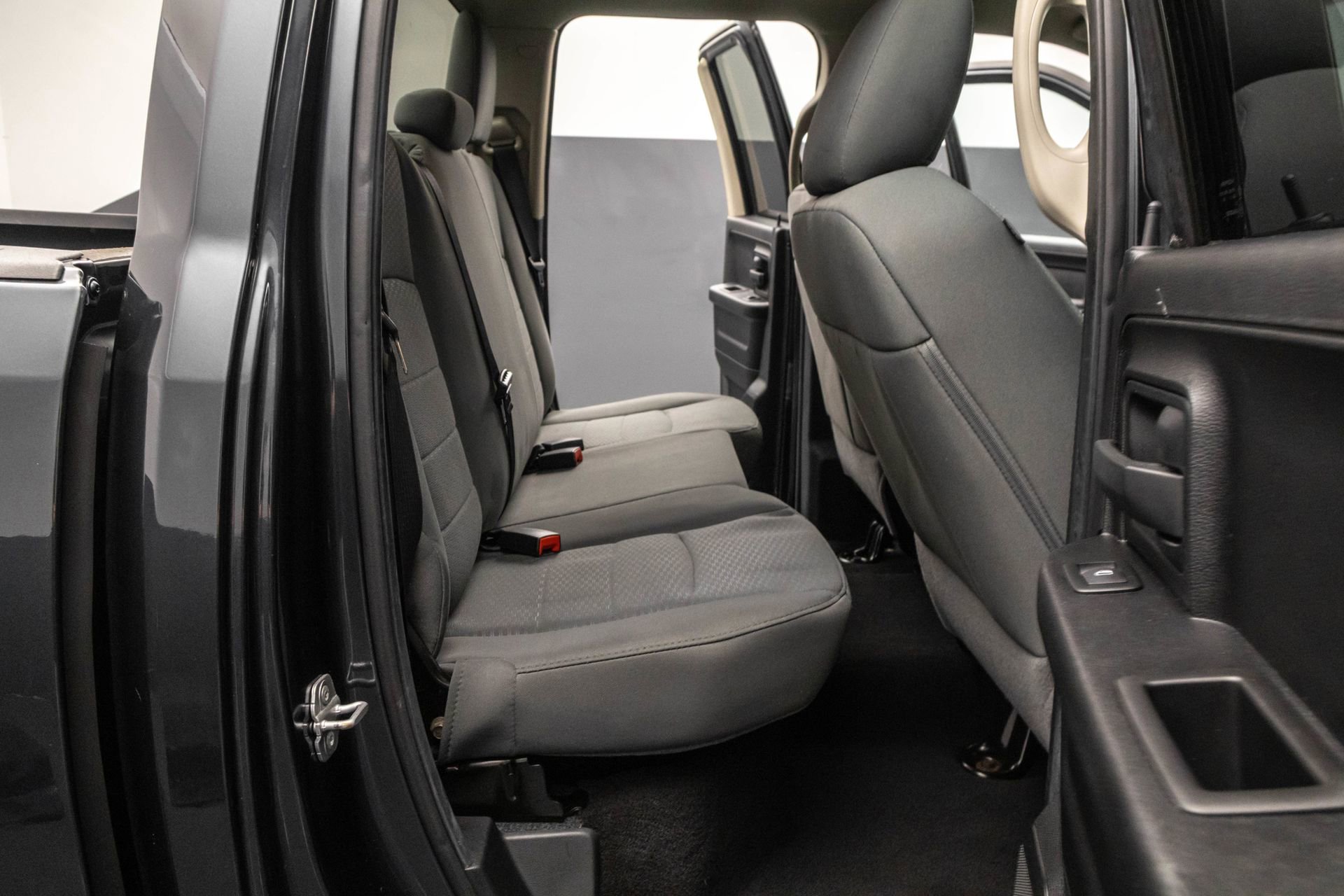 Used 2014 RAM 1500 Express image 32