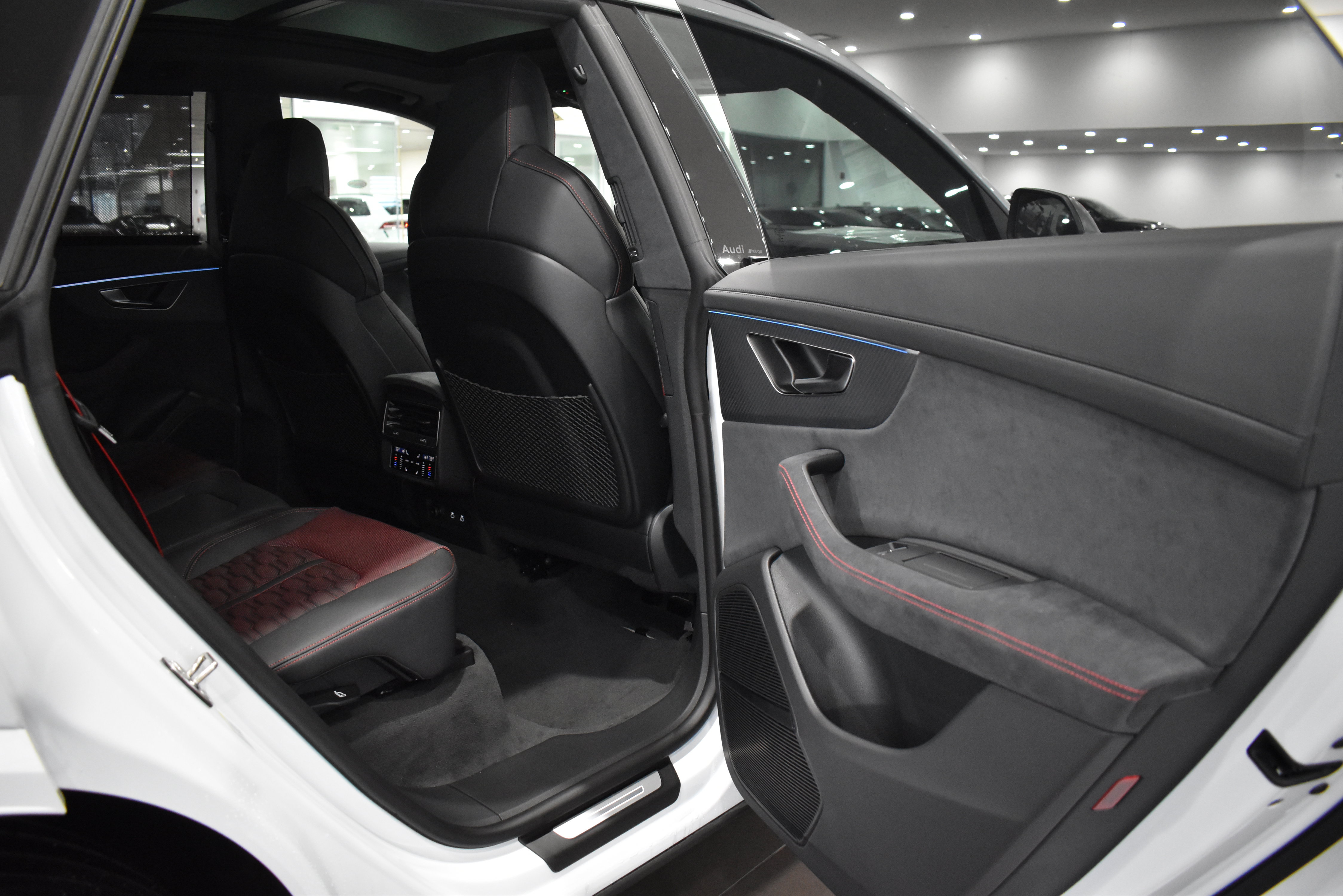 New 2026 Audi RS Q8 performance image 30